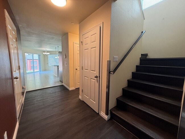 Building Photo - 4 Bedroom DuPont Home for Rent w/AC