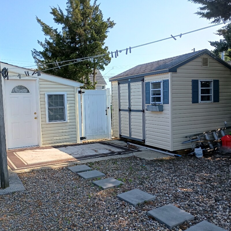 Building Photo - 30 Lake St Clair Dr