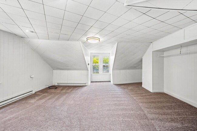 Building Photo - Gorgeous 3 Bedroom in Troy Hill available June 1!