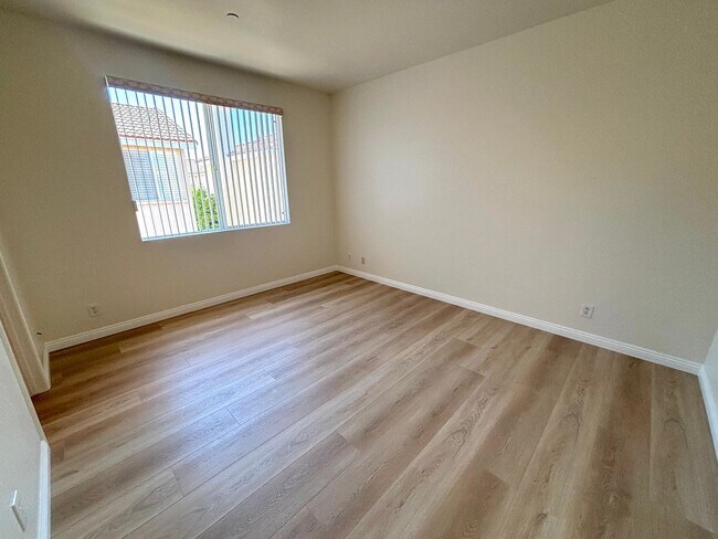 Building Photo - Very clean and upgraded 4 bedroom home in Buena Park