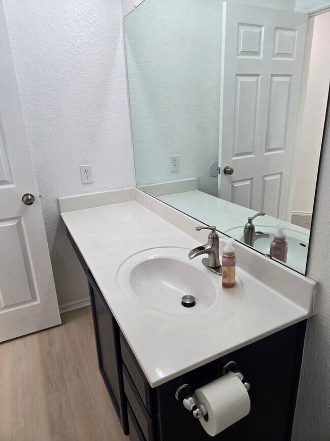 Building Photo - 212 Capistrano Dr