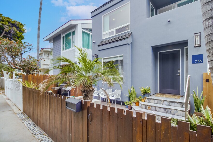 Building Photo - 735 Whiting Ct