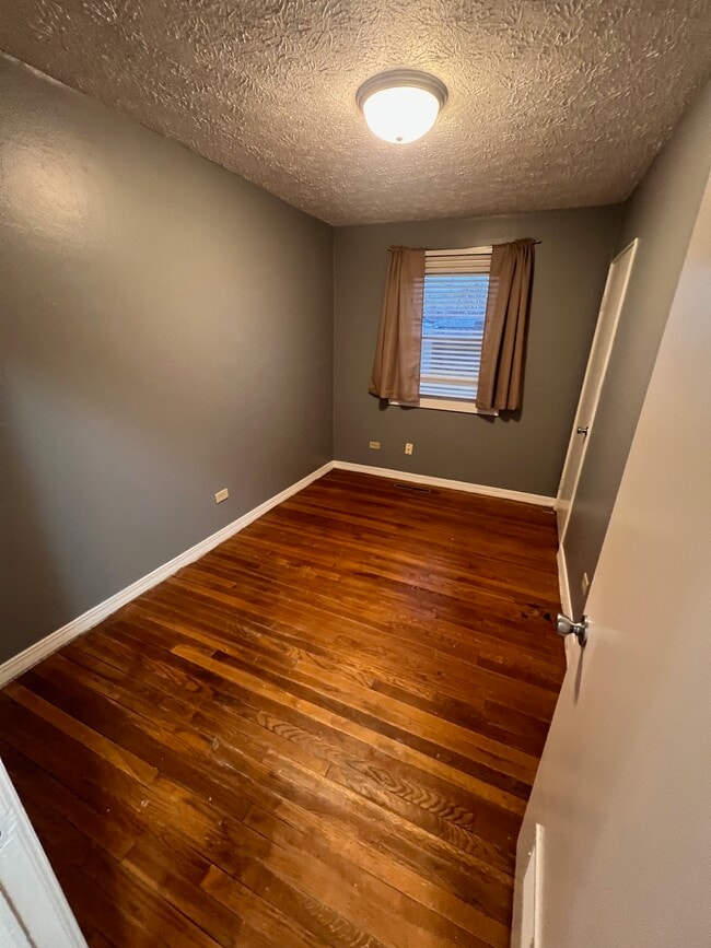 Building Photo - 1109 Sarasota Dr