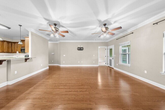 Building Photo - Modern Home in the Heart of Niceville!