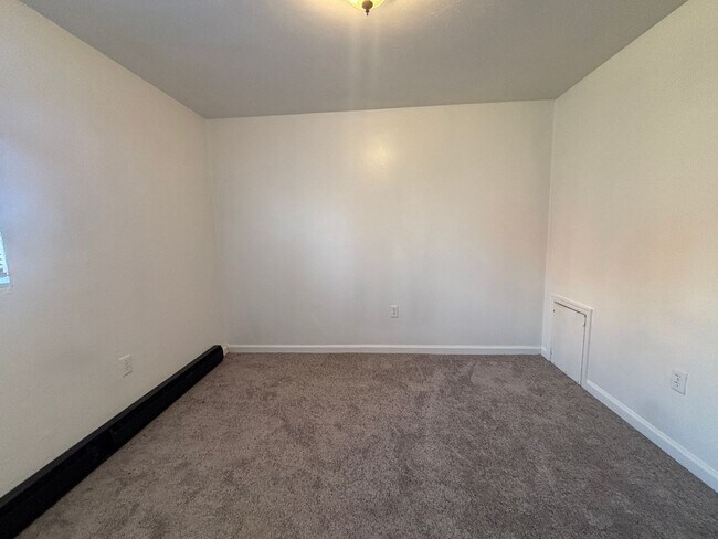 Building Photo - Idlewild Property