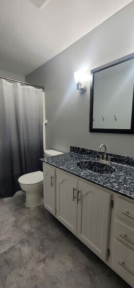 Building Photo - 237 Ingram Ave