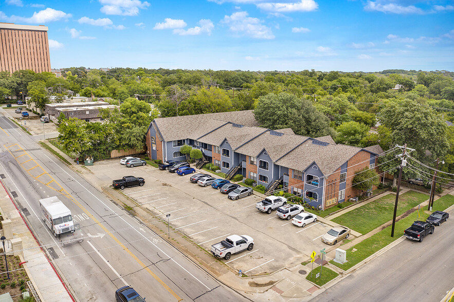 Building Photo - Bent Tree Apartments