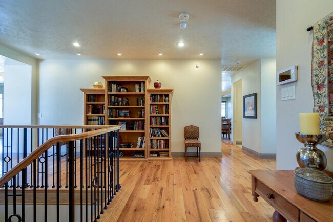 Building Photo - Stunning Luxury Home in Green Springs with...