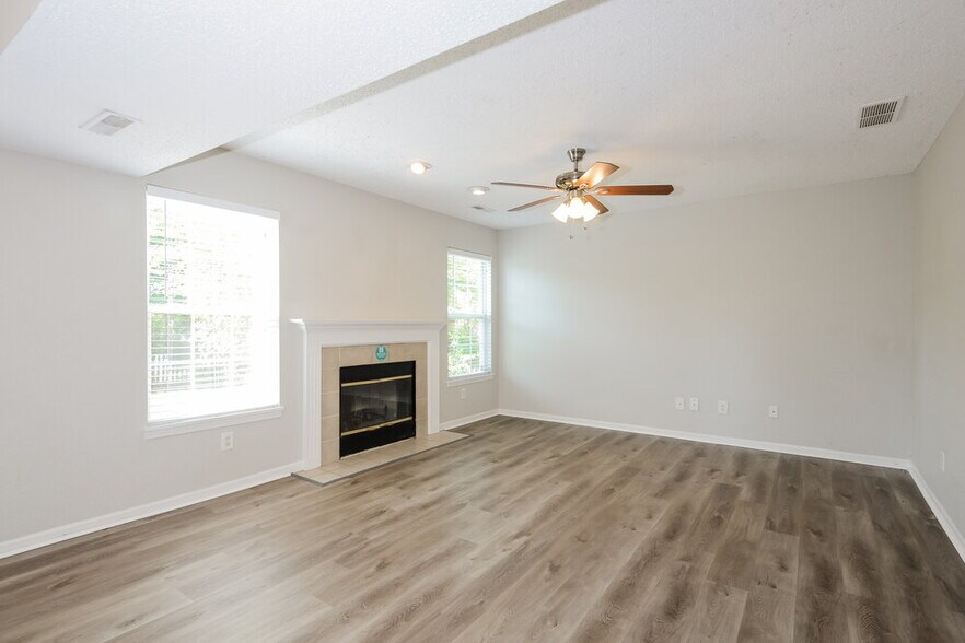 Building Photo - 7148 Kimble Dr