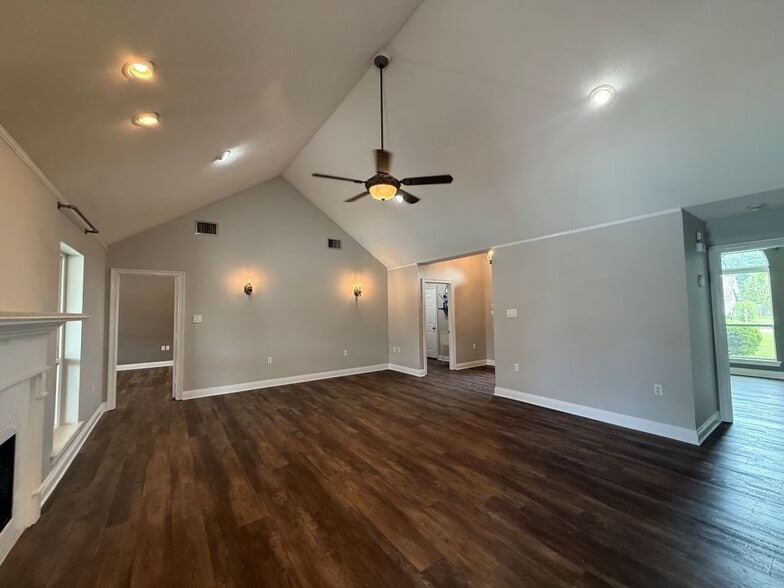 Building Photo - 107 Highland Ave
