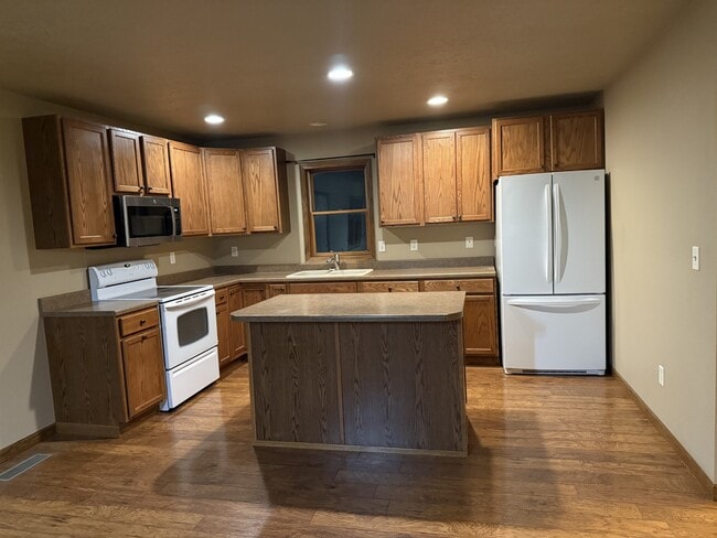 Building Photo - 26097 468th Ave