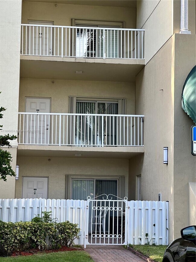 Building Photo - 10700 NW 66th St