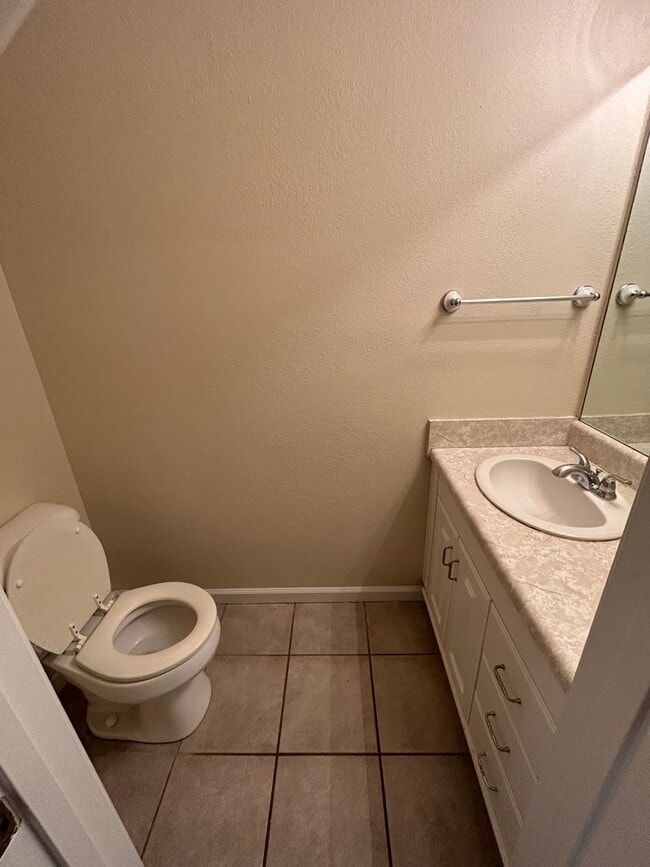 Building Photo - 3/2.5 Nice Townhouse in Armuchee- $1,350