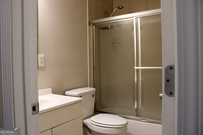 Building Photo - 61 Scoby Ct
