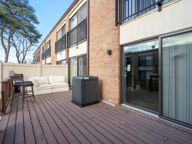 Building Photo - 18270 University Park Dr