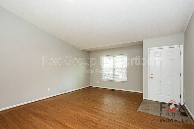 Building Photo - 184 Brook Creek Dr