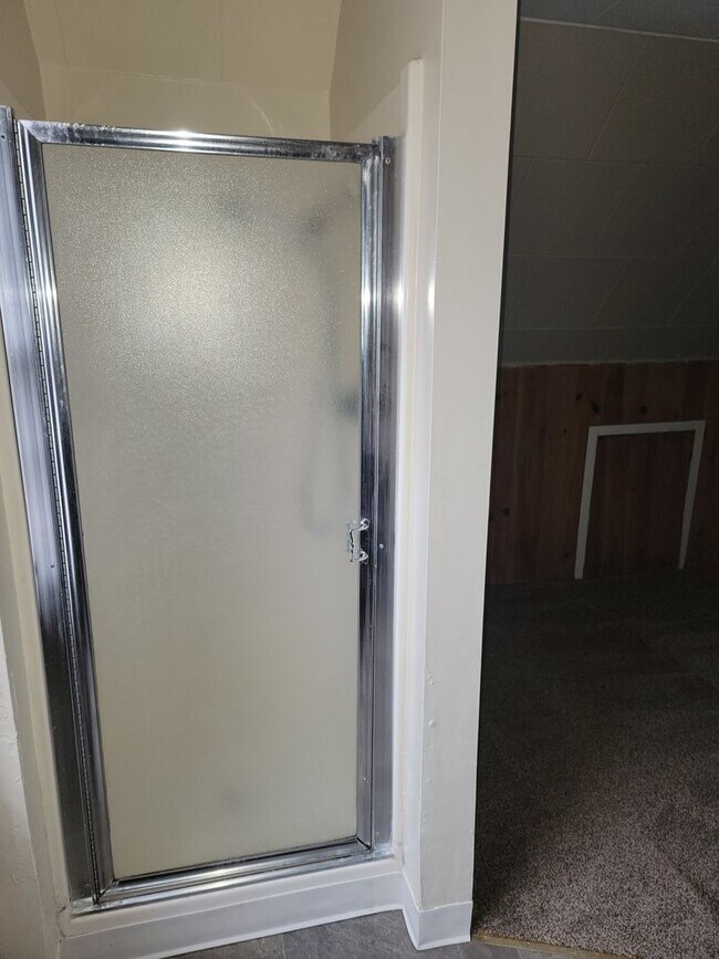 Building Photo - Charming, spacious Craftsman style Lakewood Home