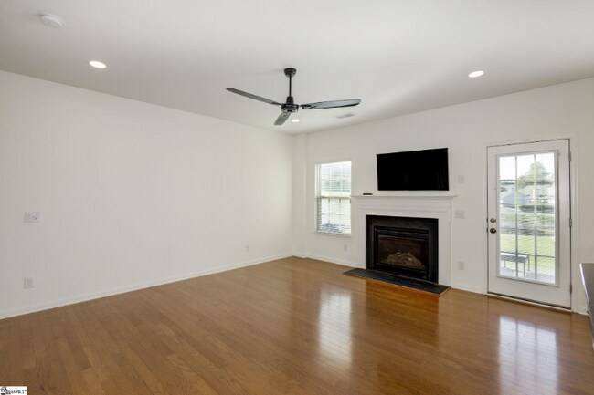 Building Photo - 30 Irvington Dr