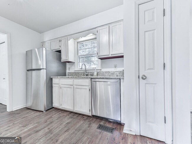 Building Photo - 1540 Brookcliff Cir