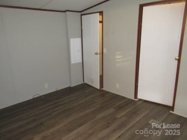 Building Photo - 368 Hudson White Trail