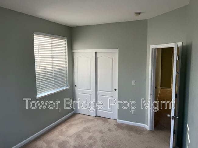 Building Photo - 5518 Sagpond Way