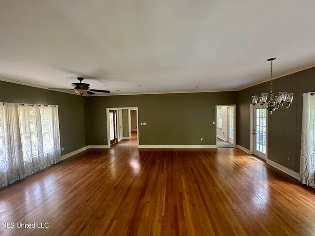 Building Photo - 3564 Cowan Pl