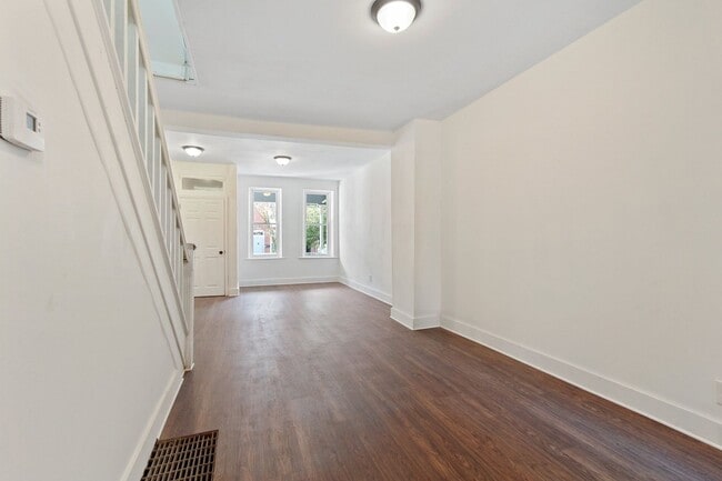 Building Photo - Coming Soon! Spacious 4 Bedroom, 1.5  Bath...