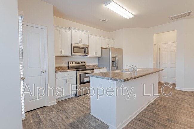 Building Photo - 30 Moorlyn Ln