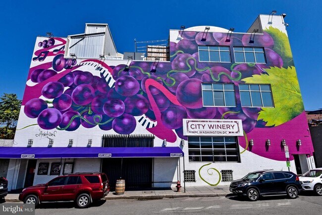 Building Photo - 1016 17th Pl NE