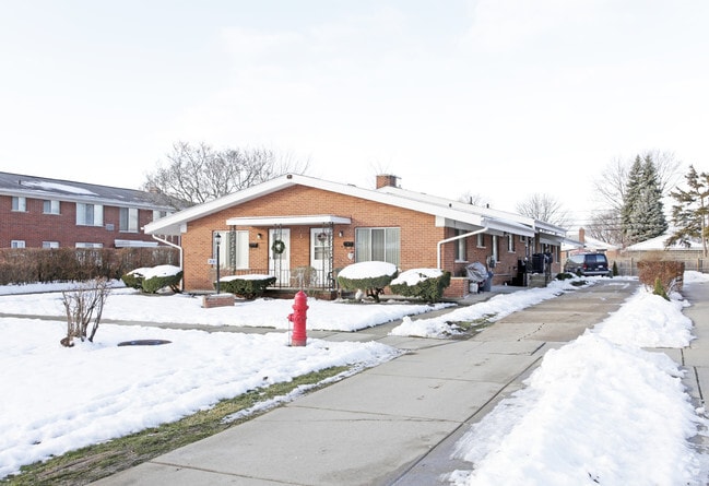 Building Photo - Kelly Pointes Apartments