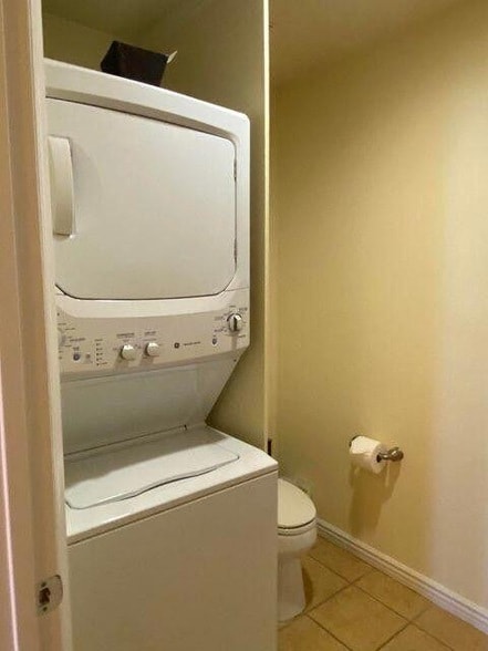 Building Photo - 45245 Seeley Dr