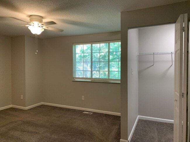 Building Photo - Trendy Renovated Raleigh Townhome In Ralei...