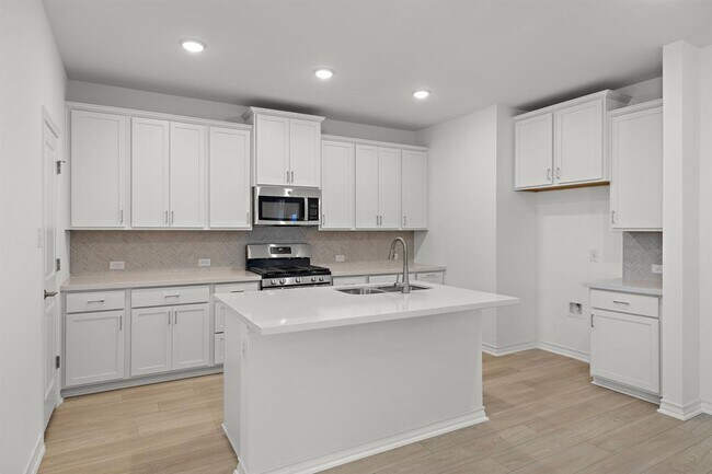 Building Photo - 307 Flowers Ave