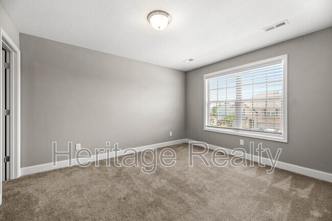 Building Photo - 925 Brookwood Ln