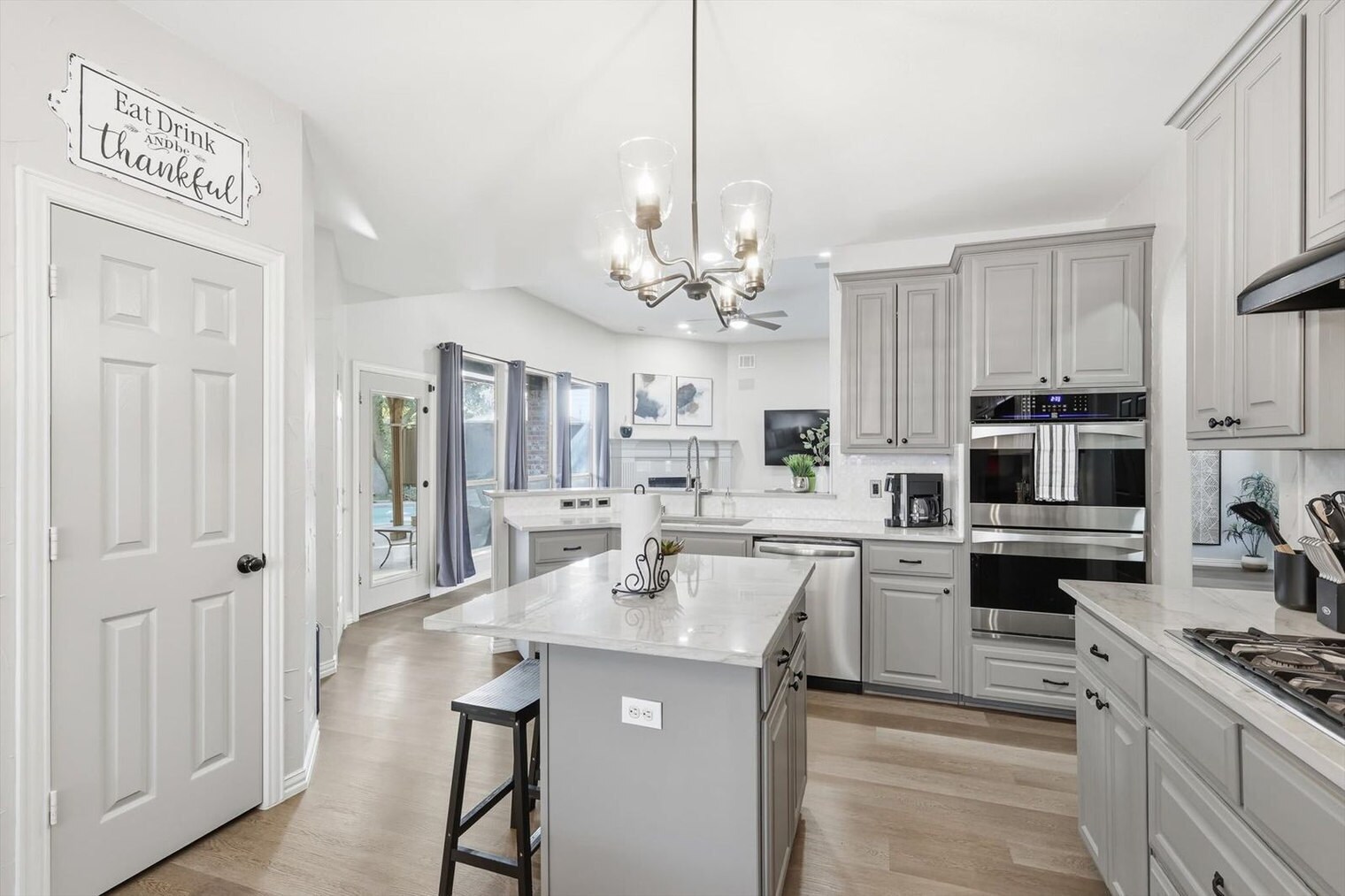 Building Photo - 2008 Vista Dr