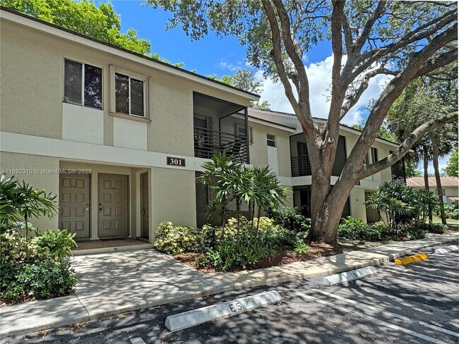 Building Photo - 301 Gardens Dr