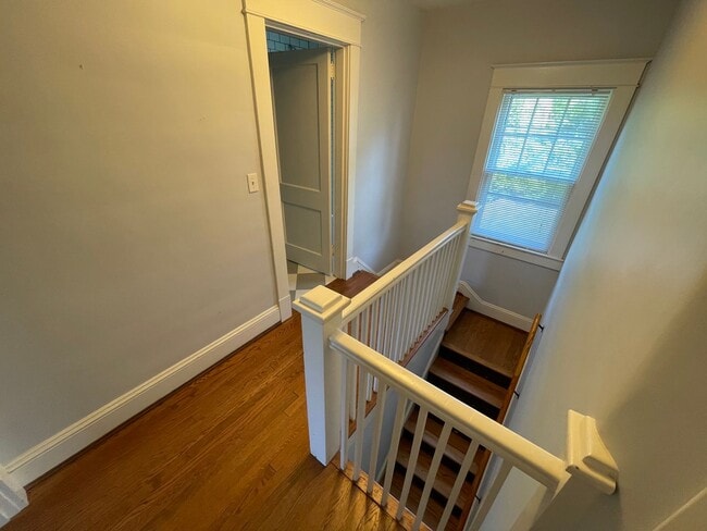 Building Photo - Charming House on Fontaine Ave