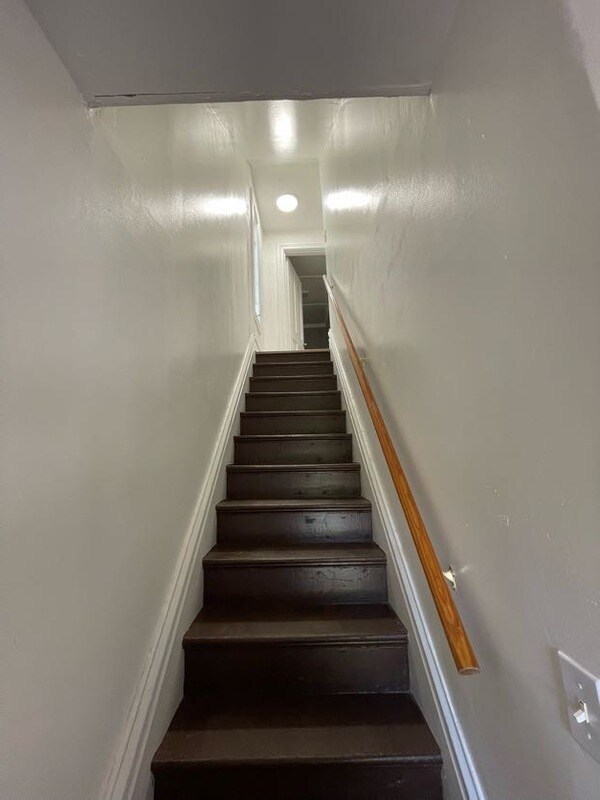 Building Photo - 405 Millbridge St