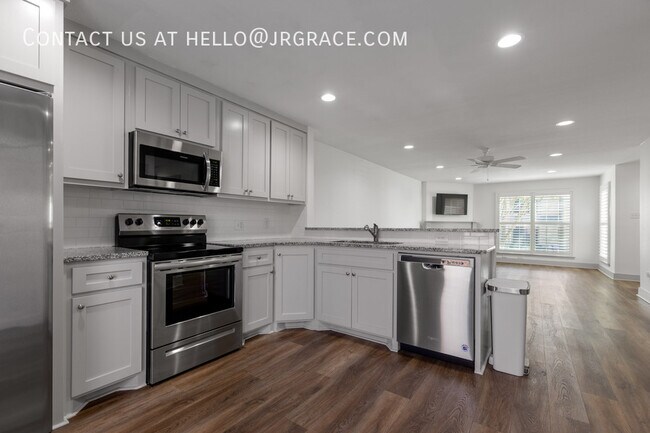 Building Photo - 3336 Chimney Pl Dr