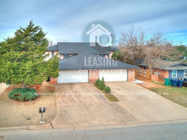 Building Photo - Spacious Updated 3 Bed 2 bath Home