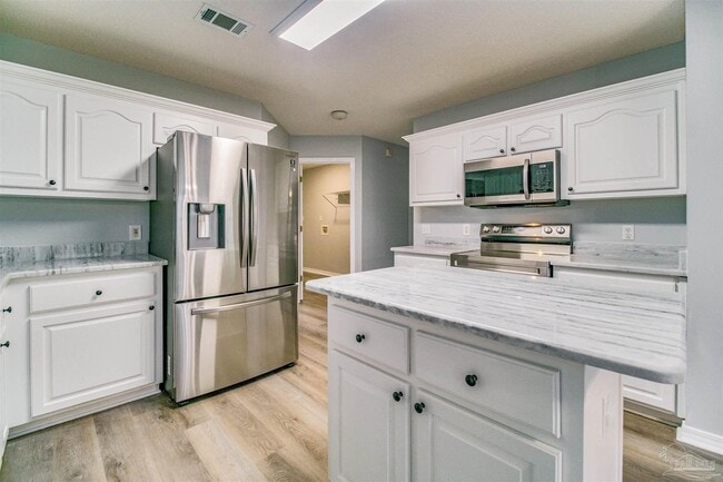 Building Photo - 9144 Sebring Dr