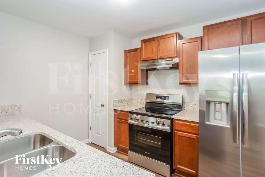 Building Photo - 5212 Raspberry Knoll Dr