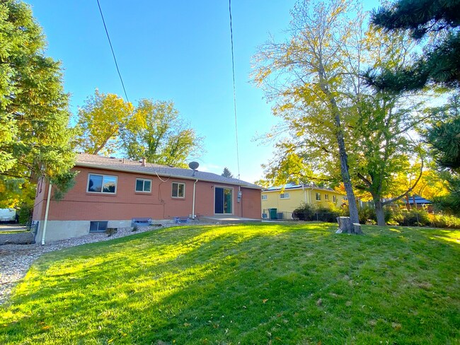 Building Photo - Expansive 5-Bedroom Home with Modern Comfort & Flexible Living Space! Available Now!!