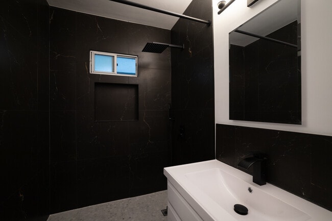 Building Photo - 11638 Riverside Dr