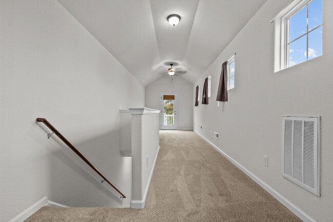 Building Photo - Stylish 3-Bedroom Condo in Virginia Beach.