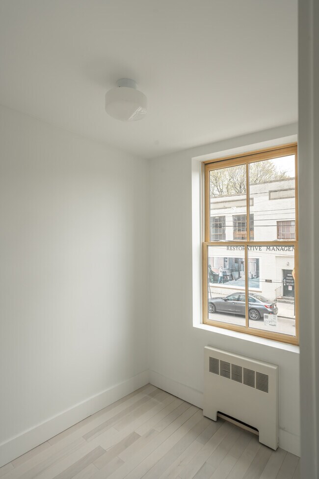 Building Photo - 171 Liberty St