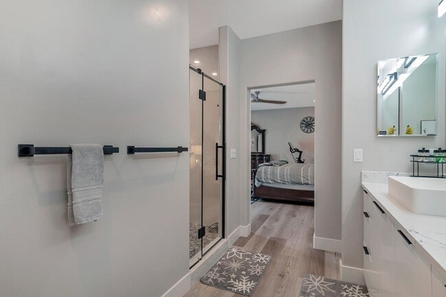 Building Photo - Fully Furnished 3BD/2BA Home with Solar – ...