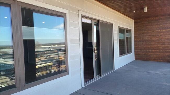 Building Photo - 4361 S Congress Ave