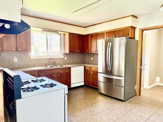 Building Photo - 10389 Browning Dr