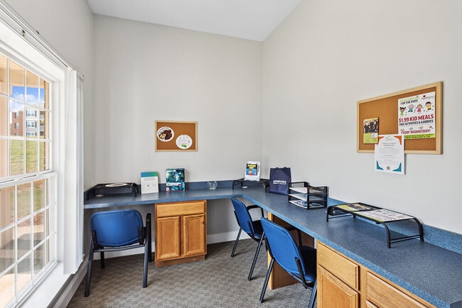 Building Photo - Weston Circle and Wicklow Square Apartments